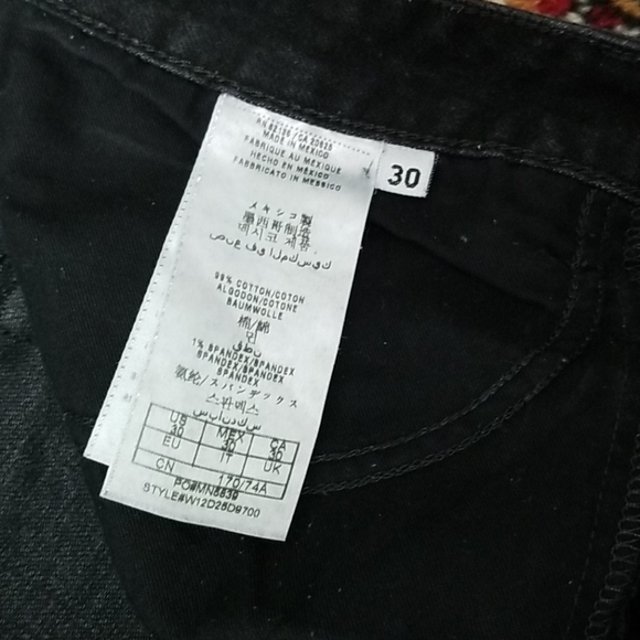 🎁 Vintage black guess Jean shorts - Picture 7 of 8